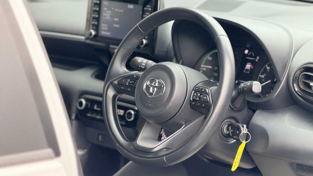 Toyota Yaris 1.5 Vvt-h Icon Hatchback Hybrid E-cvt E DC23CWZ White #5