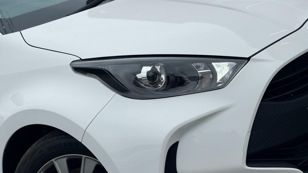 Toyota Yaris 1.5 Vvt-h Icon Hatchback Hybrid E-cvt E DC23CWZ White #2