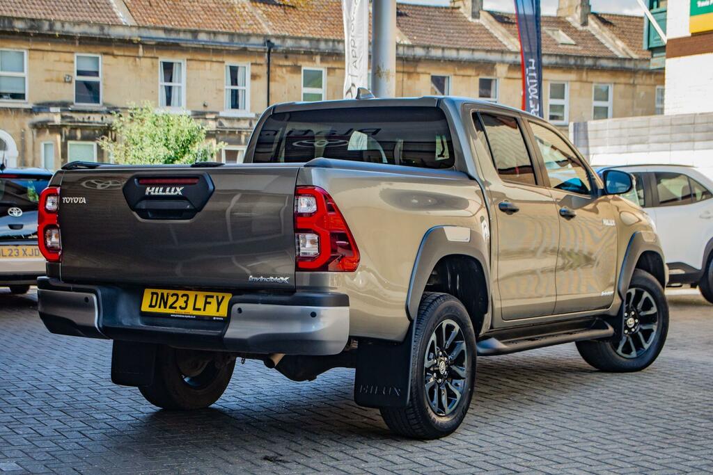 Toyota HILUX 2.8 D-4d Invincible X 4Wd Euro 6 Ss Brown #2