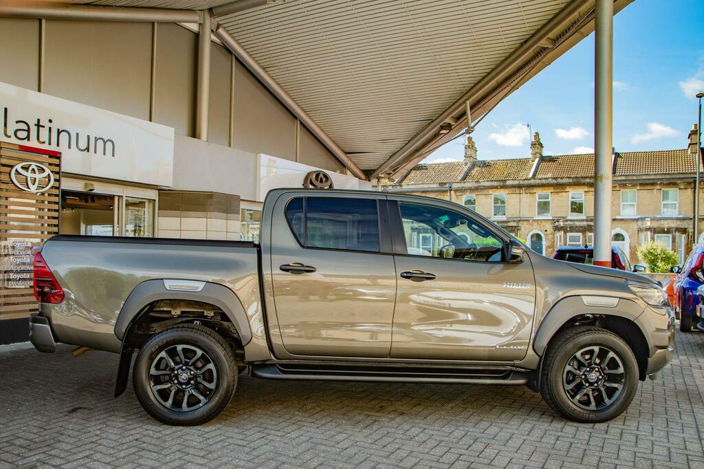 Toyota HILUX 2.8 D-4d Invincible X 4Wd Euro 6 Ss Brown #3