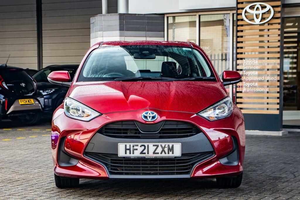 Toyota Yaris 1.5 Vvt-h Icon E-cvt Euro 6 Ss Red #3
