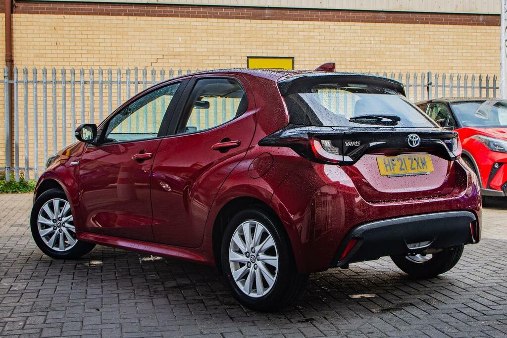 Toyota Yaris 1.5 Vvt-h Icon E-cvt Euro 6 Ss Red #4