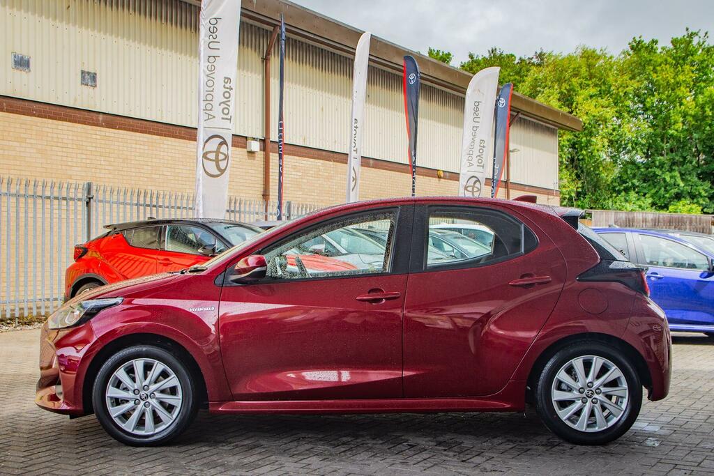 Toyota Yaris 1.5 Vvt-h Icon E-cvt Euro 6 Ss Red #6