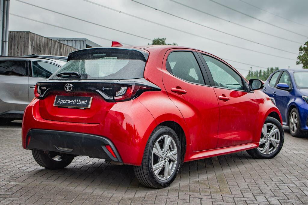 Toyota Yaris 1.5 Vvt-h Icon E-cvt Euro 6 Ss  Red #2