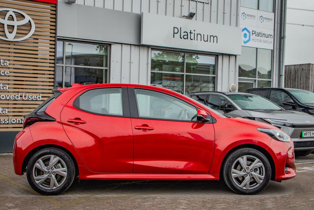 Toyota Yaris 1.5 Vvt-h Icon E-cvt Euro 6 Ss  Red #3