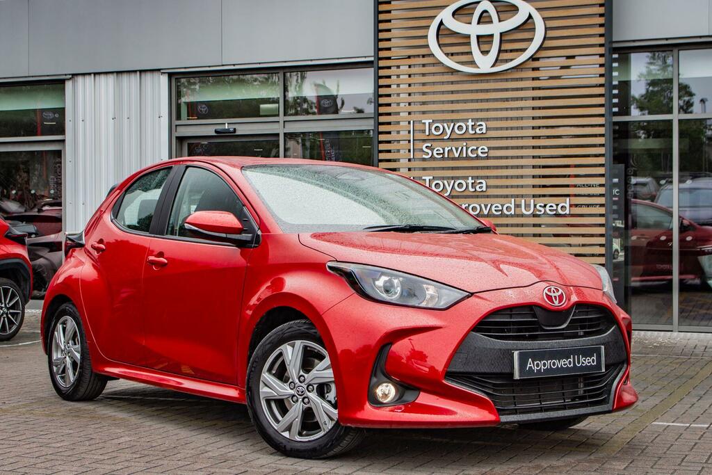 Toyota Yaris 1.5 Vvt-h Icon E-cvt Euro 6 Ss Red