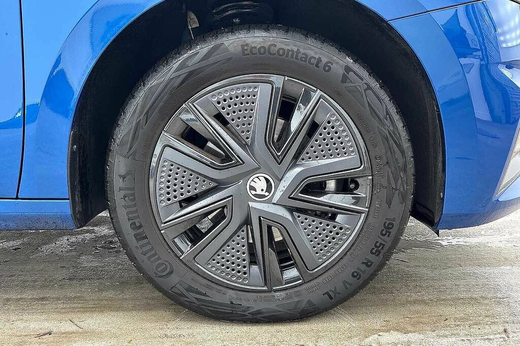 Skoda Fabia 1.5 Tsi 150 Design Edition Dsg Blue #5