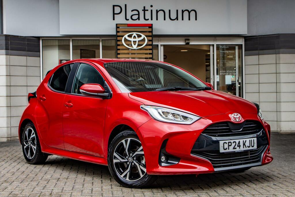 Toyota Yaris 1.5 Vvt-h Design E-cvt Euro 6 Ss Red