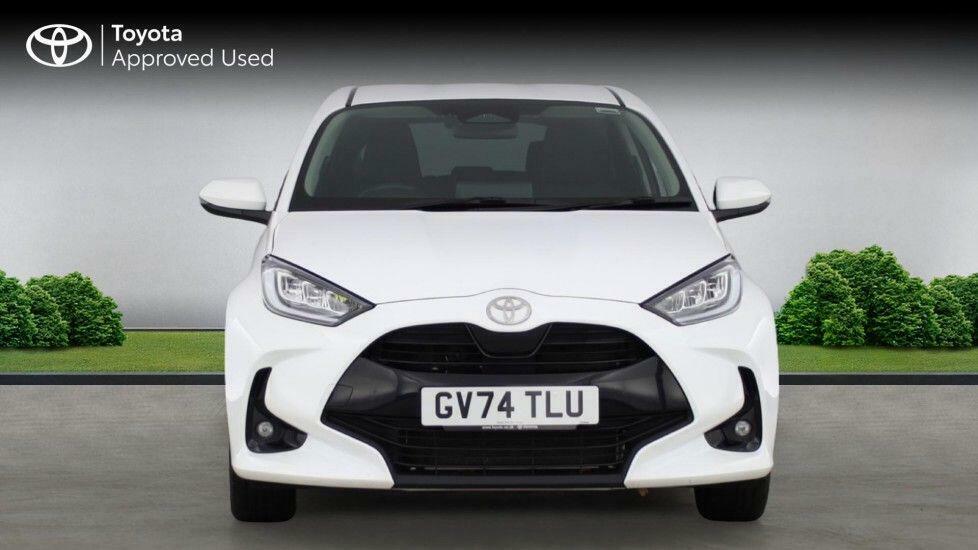 Toyota Yaris 1.5 Vvt-h Design Hatchback Hybrid E-cvt White #4