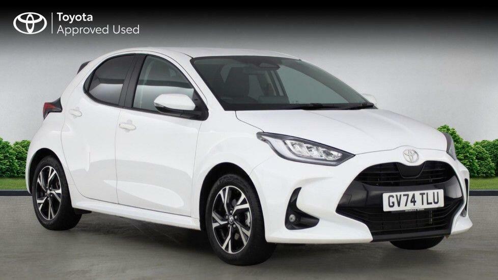 Toyota Yaris 1.5 Vvt-h Design Hatchback Hybrid E-cvt White