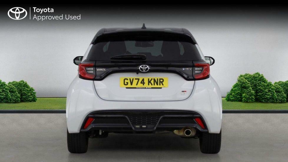 Toyota Yaris 1.5 Vvt-h Gr Sport Hatchback Hybrid E-c Grey #3