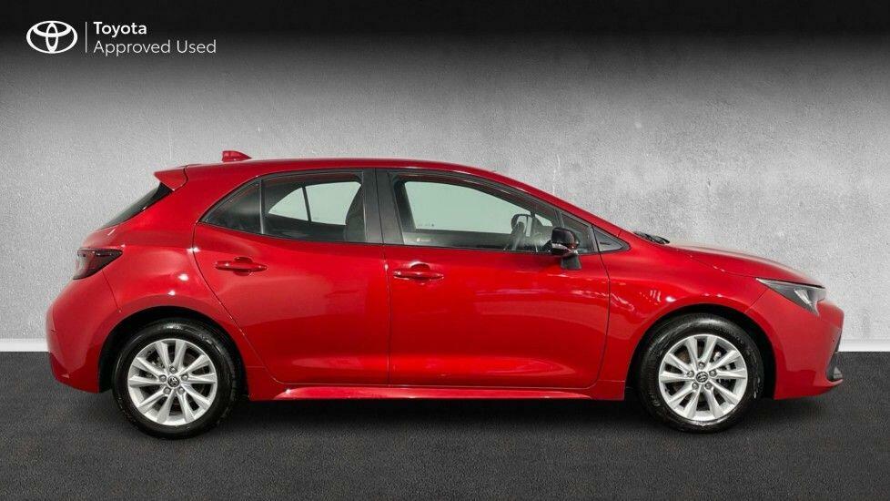 Toyota Corolla 1.8 Vvt-h Icon Hatchback Hybrid Cvt Eur Red #3