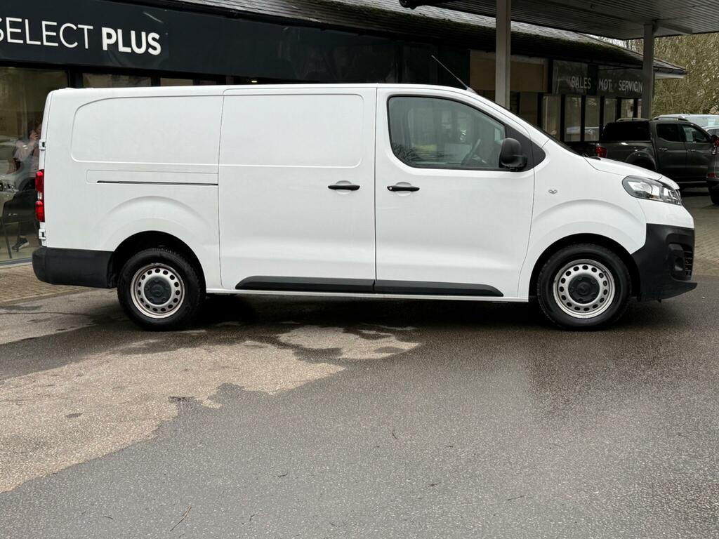 Vauxhall Vivaro 1.5 Turbo D 2700 Dynamic Panel Van 6Dr Manu White #8
