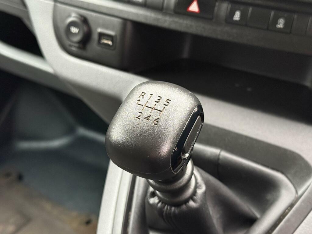 Vauxhall Vivaro 1.5 Turbo D 2700 Dynamic Panel Van 6Dr Manu White #16