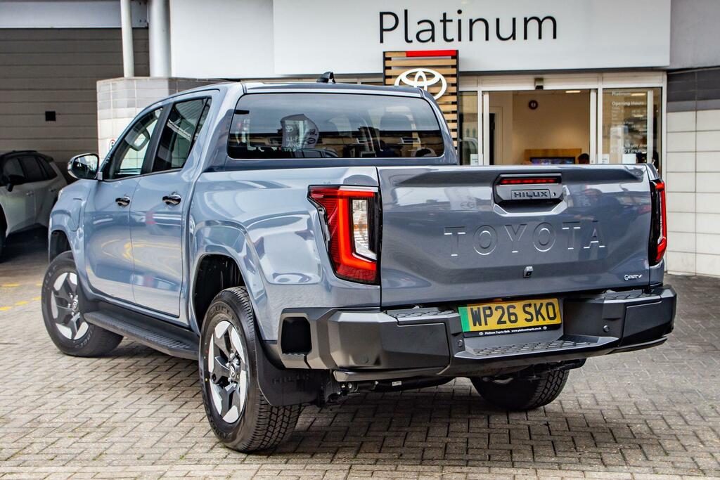 Toyota HILUX 59.2Kwh Invincible Awd  #2