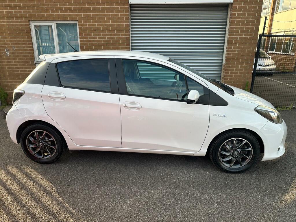 Toyota Yaris 1.5 Vvt-h Trend Cvt Euro 5 White #5