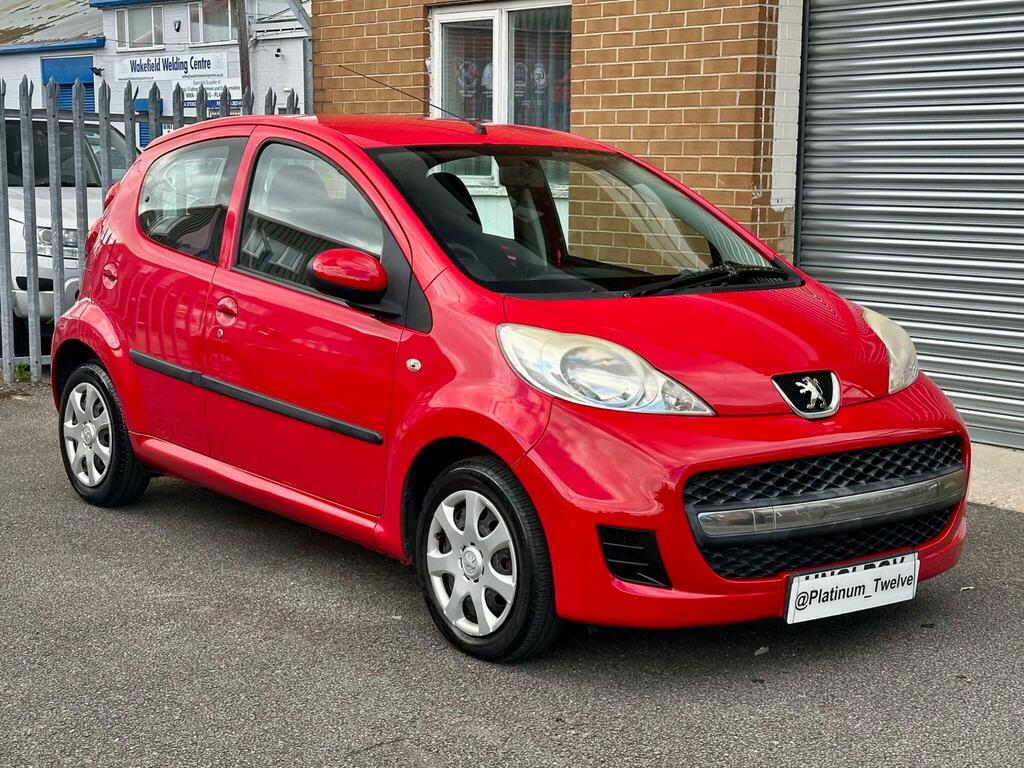 Peugeot 107 1.0 12V Urban 2 Tronic Euro 5 Red