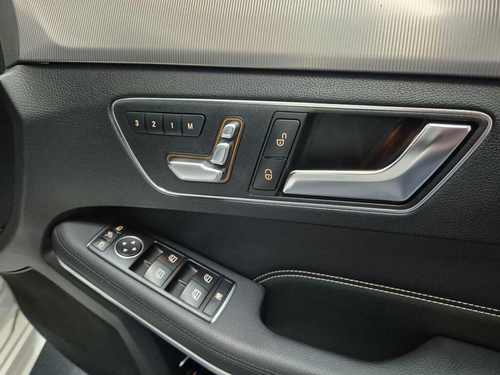 Mercedes-Benz E Class Cdi Se Black #23
