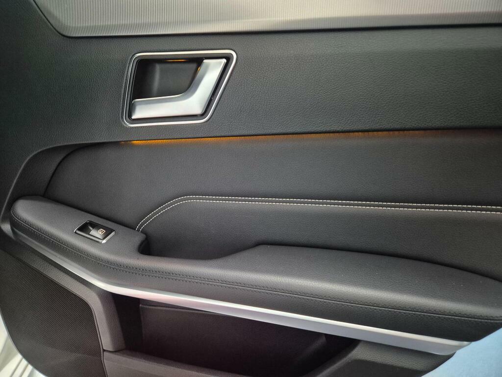 Mercedes-Benz E Class Cdi Se Black #25