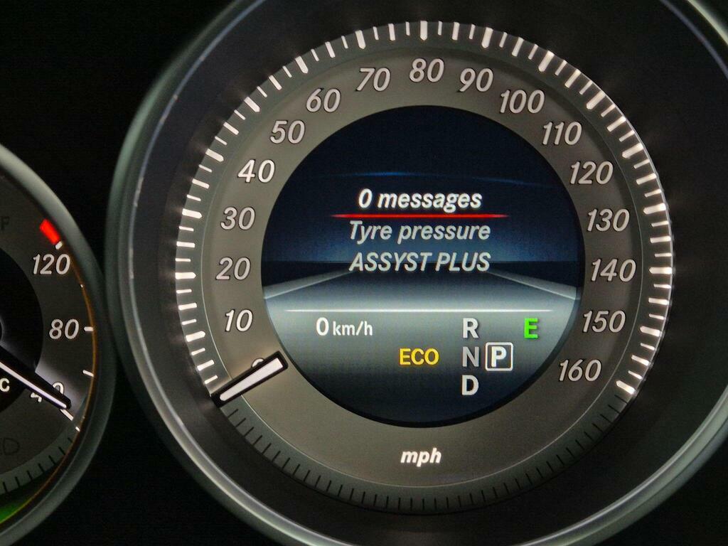 Mercedes-Benz E Class Cdi Se Black #31