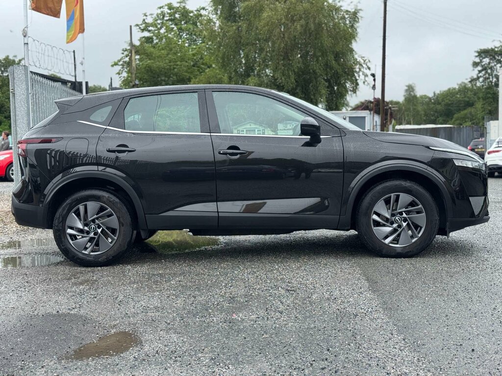 Nissan Qashqai 1.3 Qashqai Acenta Premium Dig-t Mhev DN24UPL Black #4