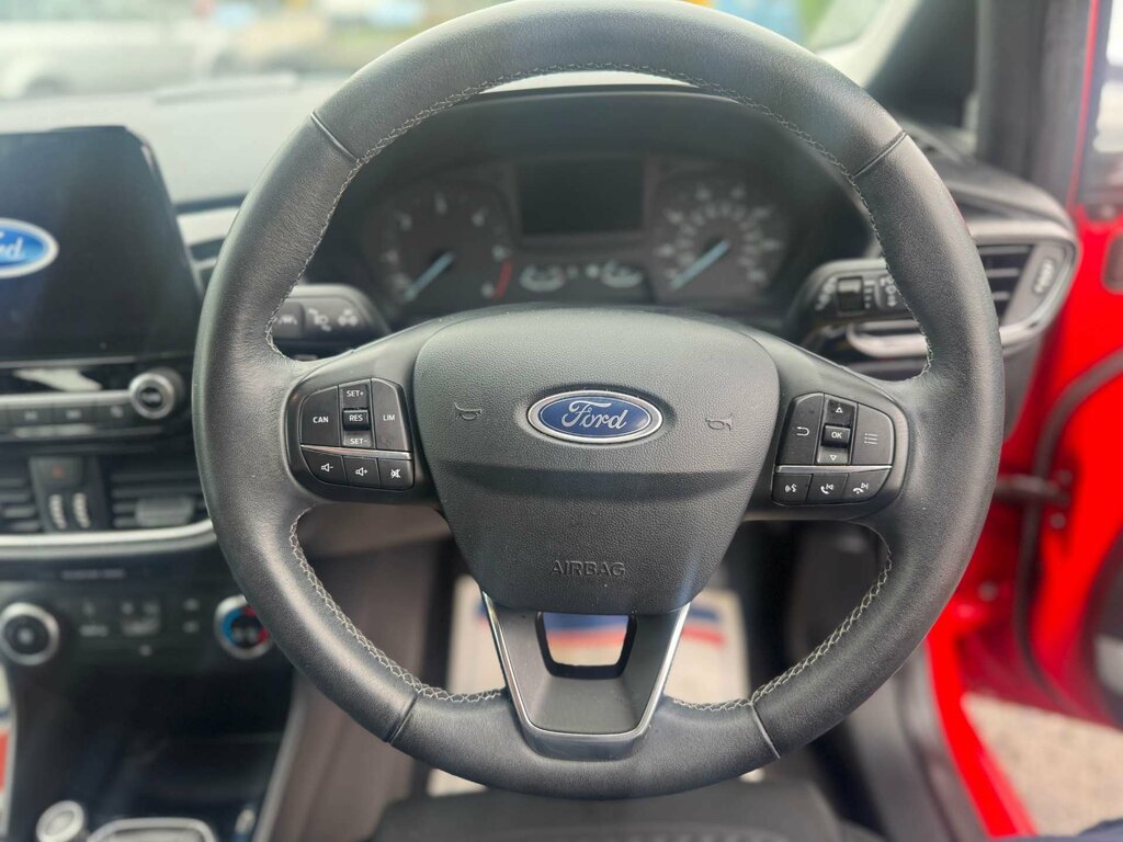 Ford Fiesta 1.5 Fiesta Zetec Tdci CU18PNK Red #5