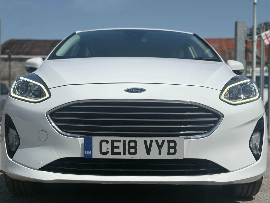 Ford Fiesta 1.5 Fiesta Zetec Tdci White #2
