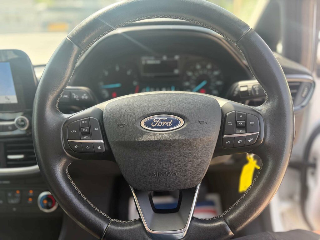 Ford Fiesta 1.5 Fiesta Zetec Tdci White #5