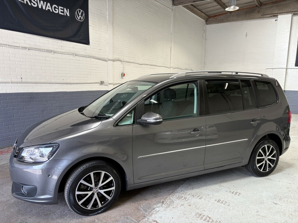 Volkswagen Touran 1.4 Tsi Highline Blue Motion-7 Seats- High Grade-