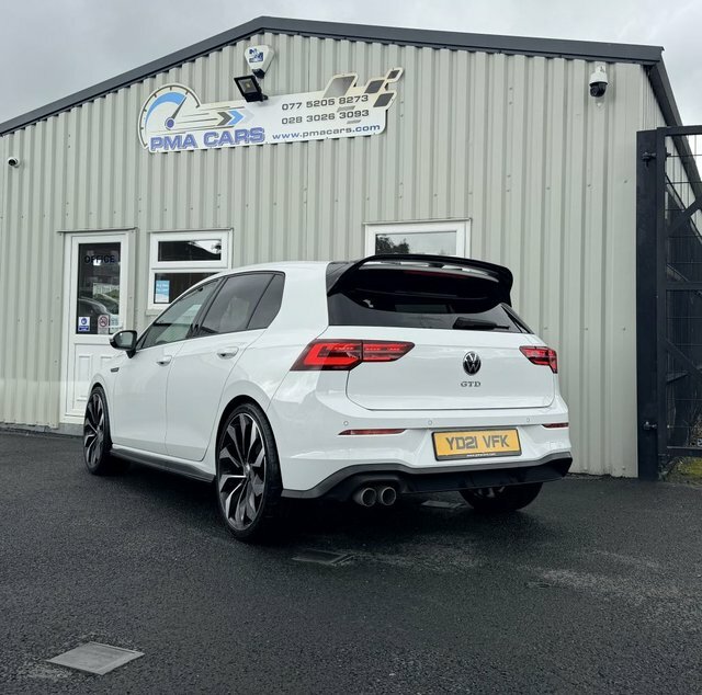 Volkswagen Golf 2.0 Tdi Gtd Hatchback YD21VFK White #3
