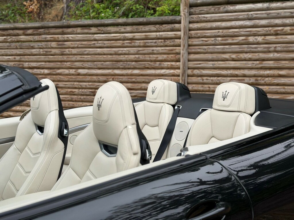 Maserati GranCabrio Mc Blue #92
