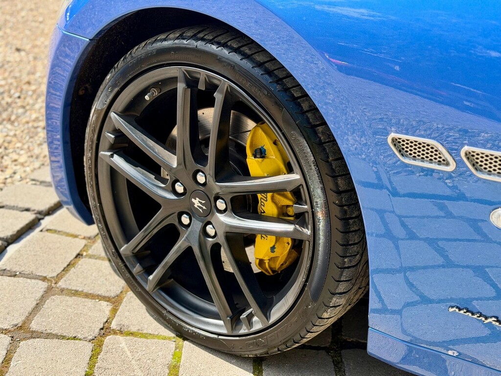 Maserati GranTurismo Coupe Grey #95
