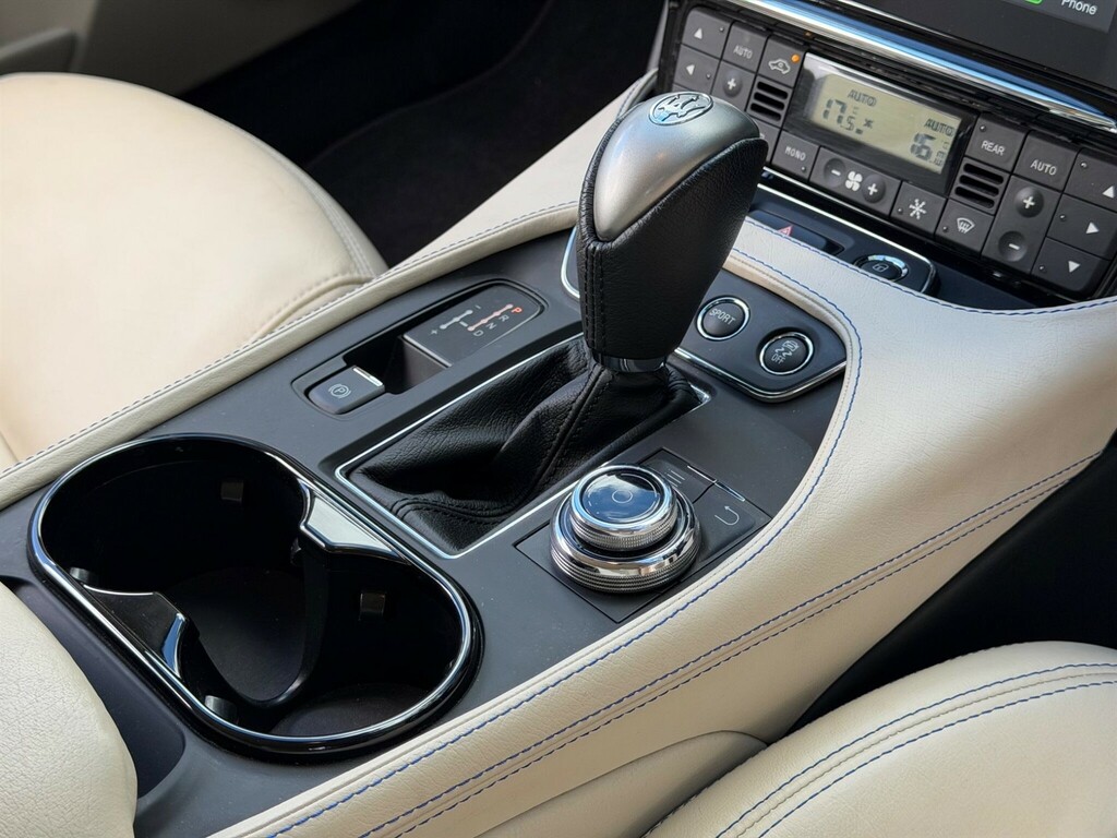Maserati GranTurismo Coupe Grey #54