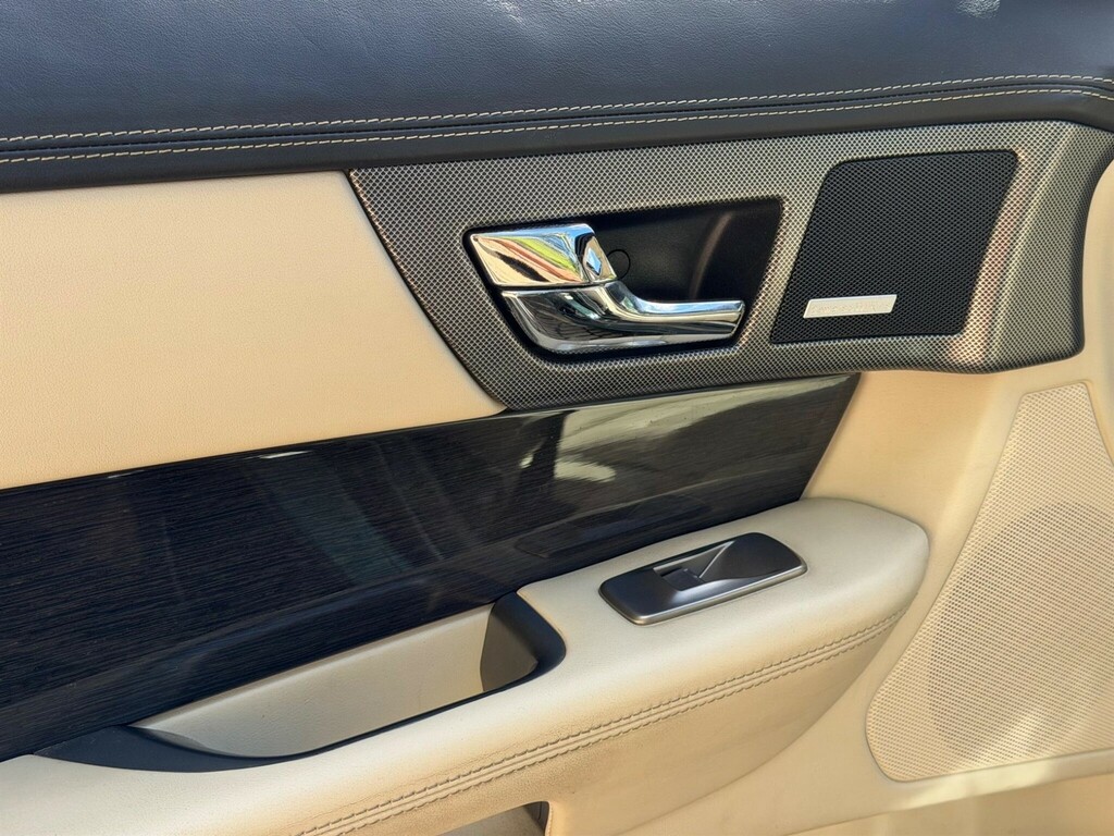 Jaguar XF V6 S Luxury Silver #76