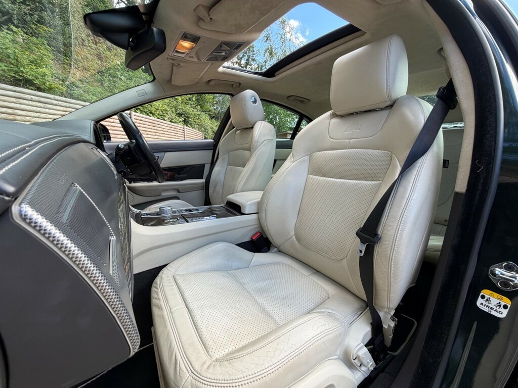 Jaguar XF V6 S Luxury Silver #37