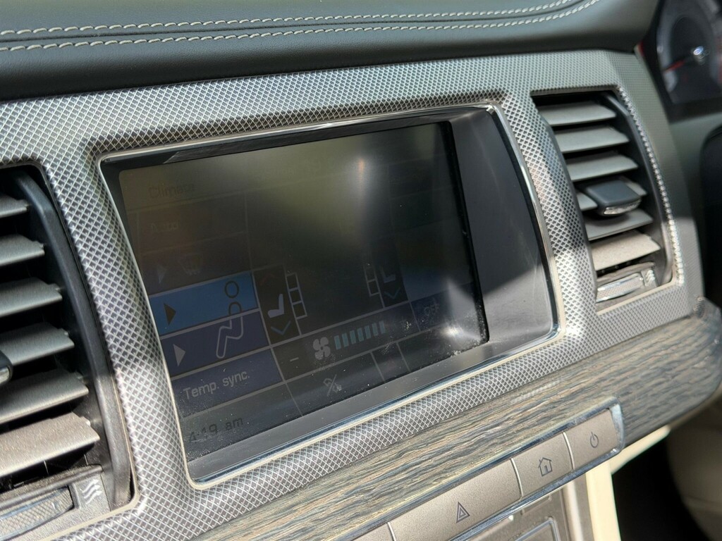 Jaguar XF V6 S Luxury Silver #81