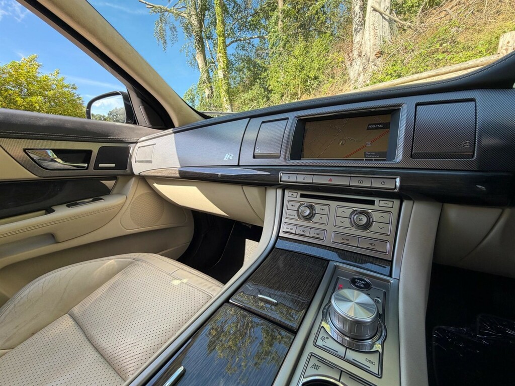 Jaguar XF V6 S Luxury Silver #57