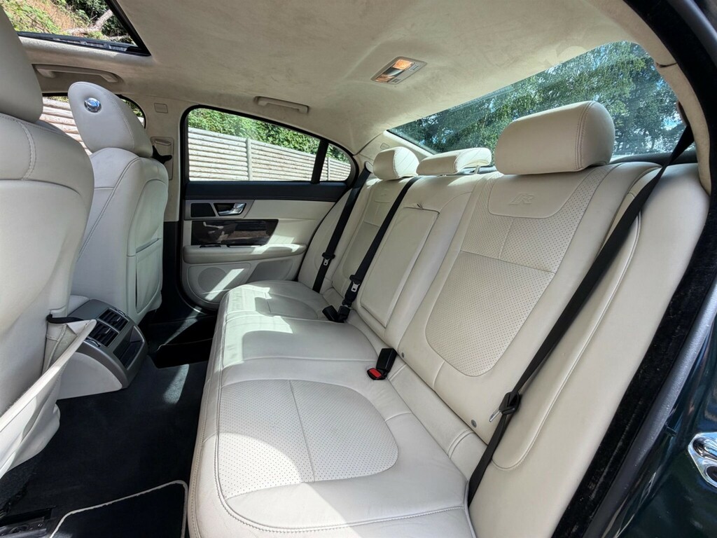Jaguar XF V6 S Luxury Silver #40