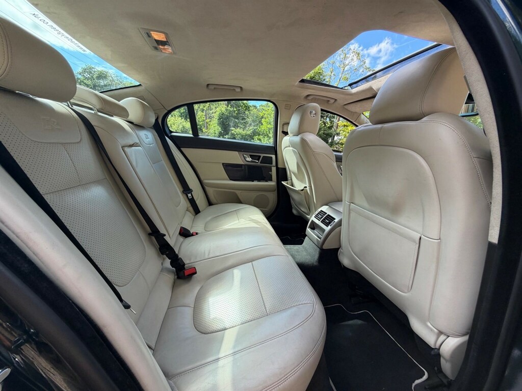 Jaguar XF V6 S Luxury Silver #43