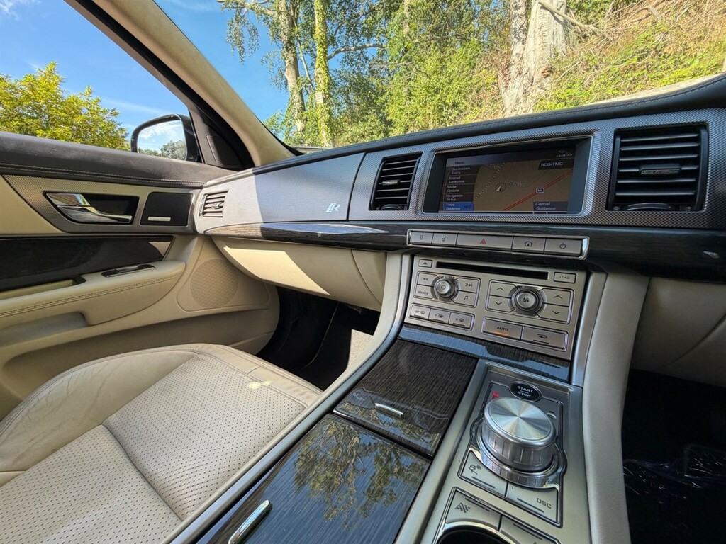 Jaguar XF V6 S Luxury Silver #56