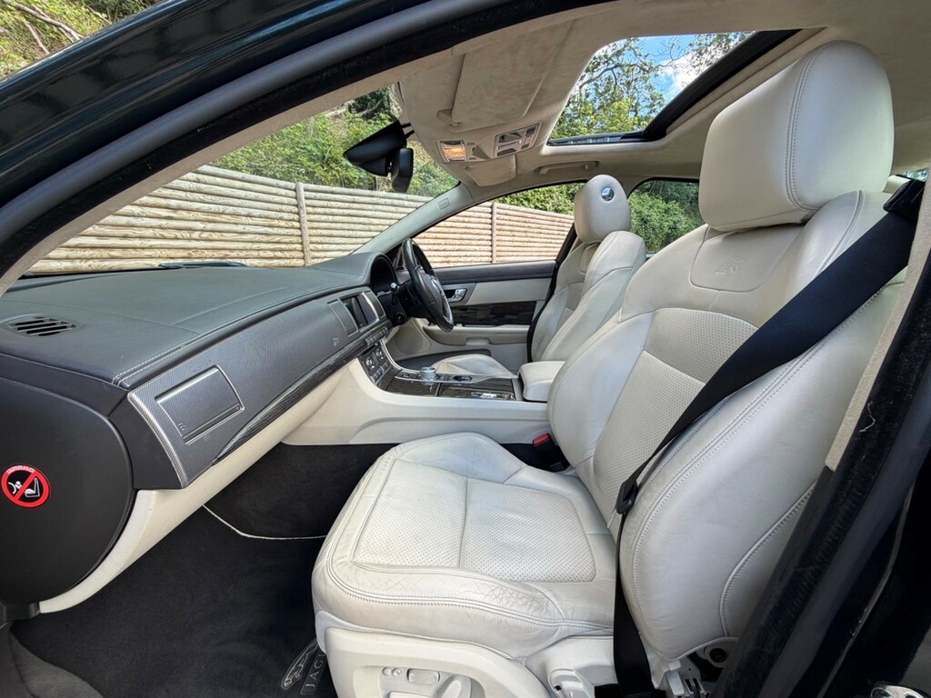 Jaguar XF V6 S Luxury Silver #36