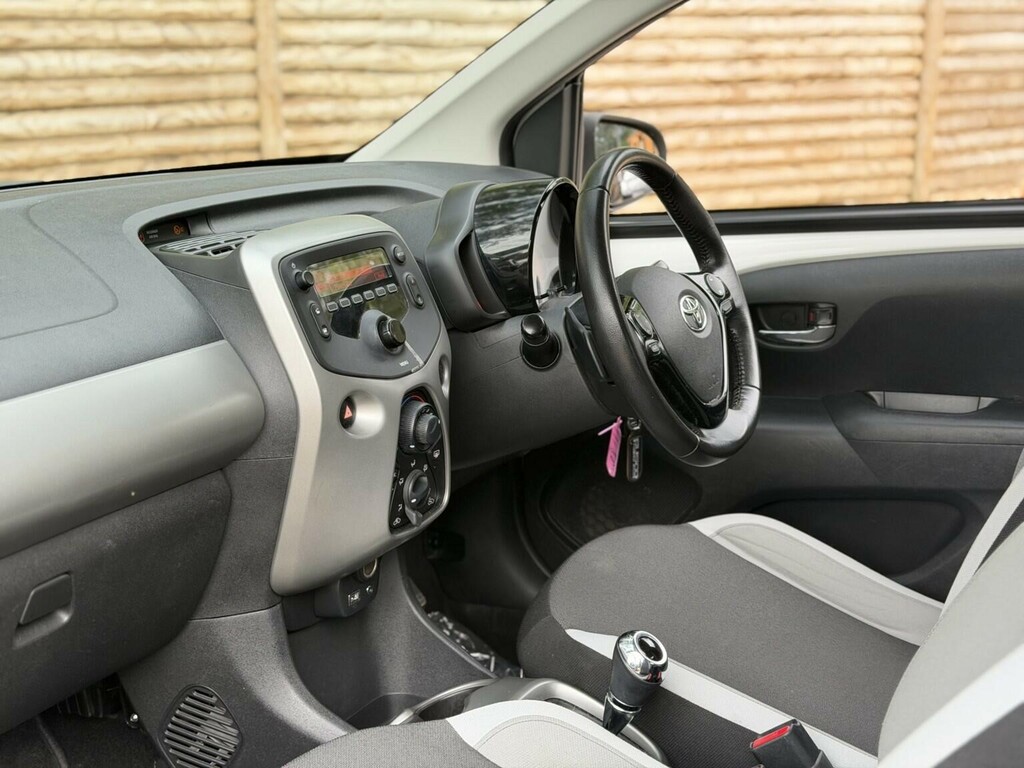 Toyota Aygo Hatchback White #2