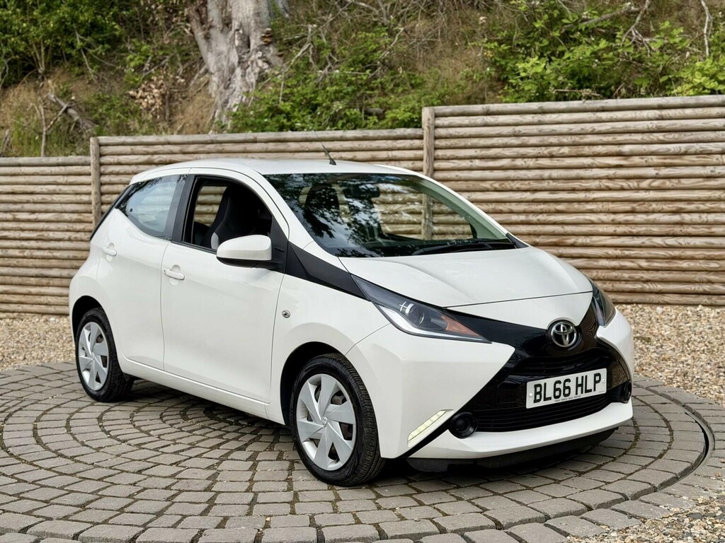 Toyota Aygo Hatchback Red #15