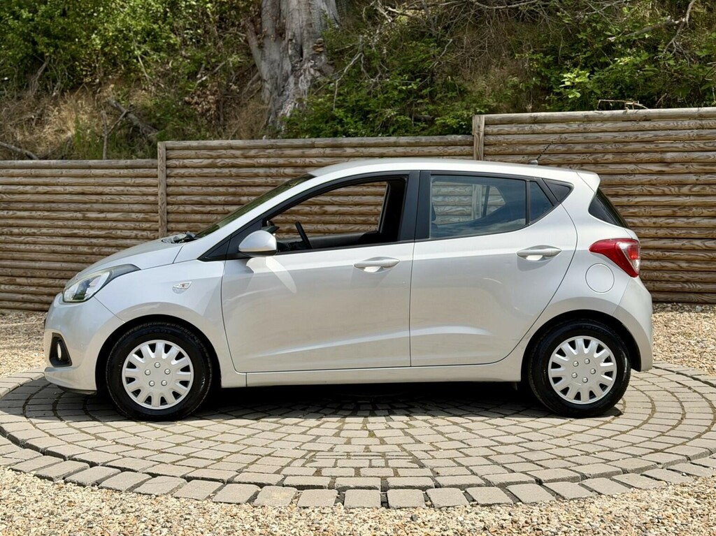 Hyundai I10 Hatchback Silver #5