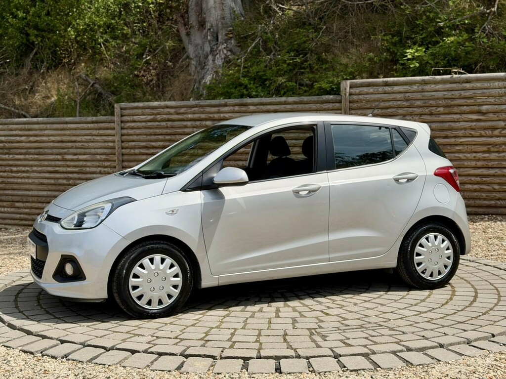 Hyundai I10 Hatchback Silver #4