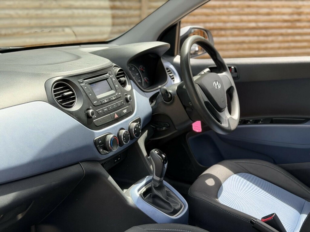 Hyundai I10 Hatchback Silver #2