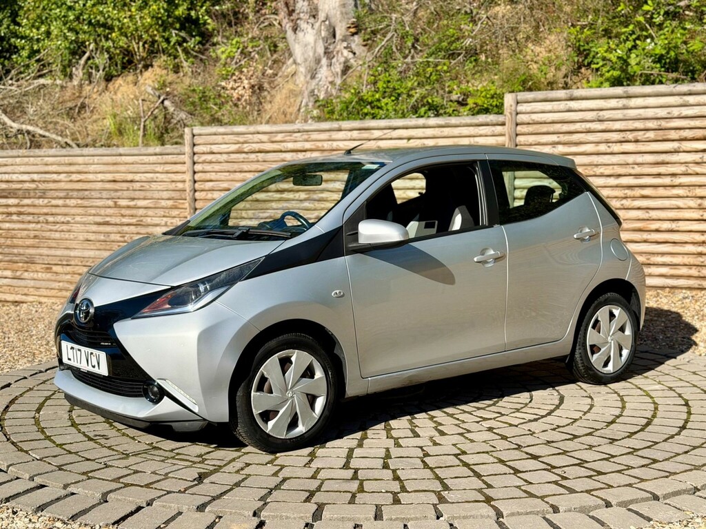 Toyota Aygo Hatchback Silver