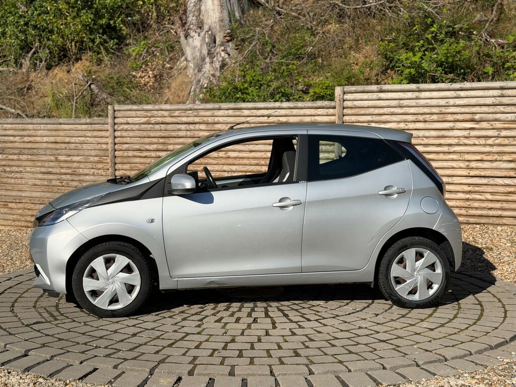 Toyota Aygo Hatchback Silver #5