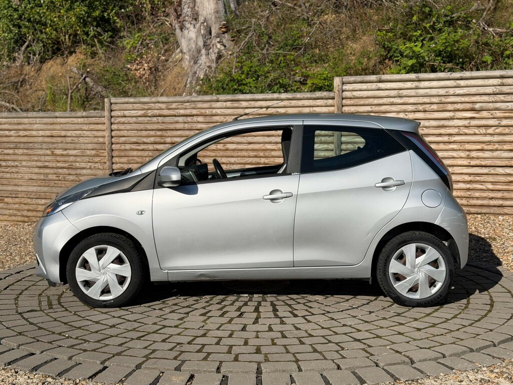 Toyota Aygo Hatchback Silver #6