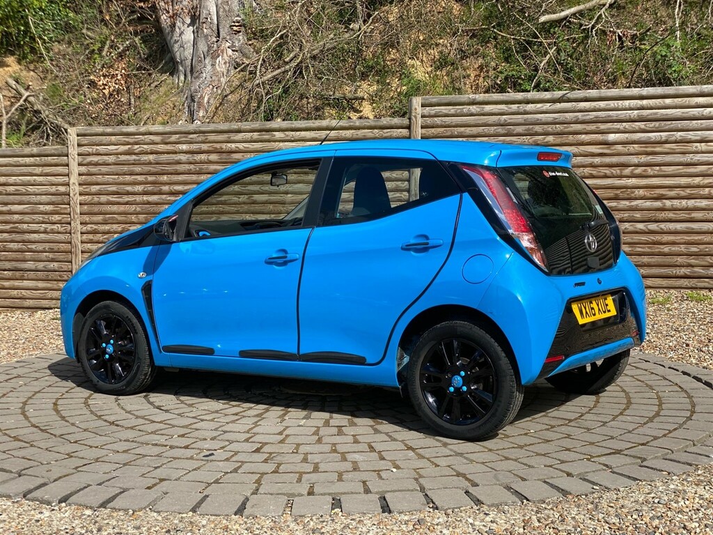 Toyota Aygo Hatchback Blue #6